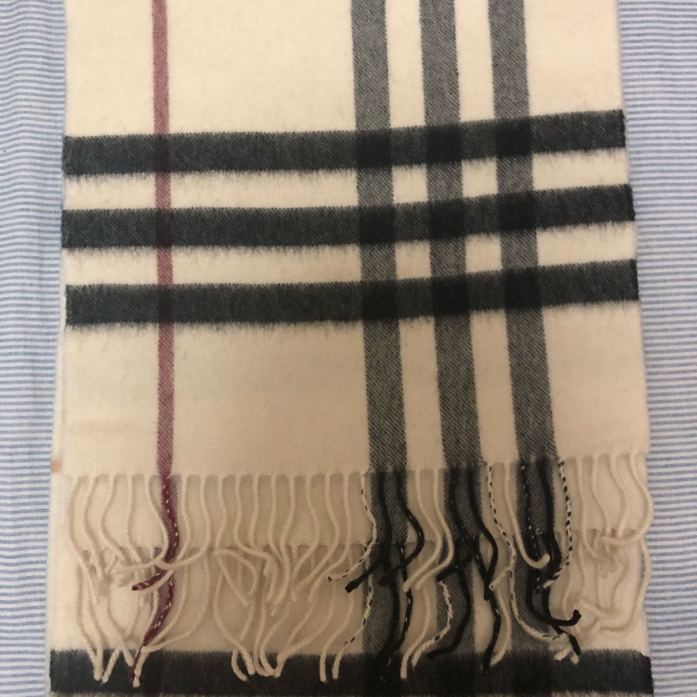Burberry 100% cashmere classic scarf